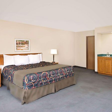 Days Inn By Wyndham Бунвилл Экстерьер фото