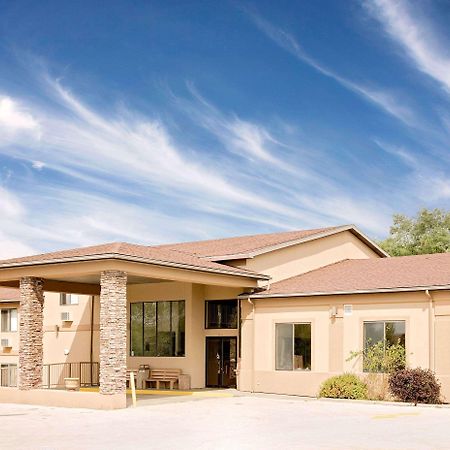 Days Inn By Wyndham Бунвилл Экстерьер фото